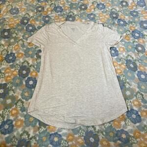 Market & Spruce Light grey short sleeve casual V-neck shirt women's small